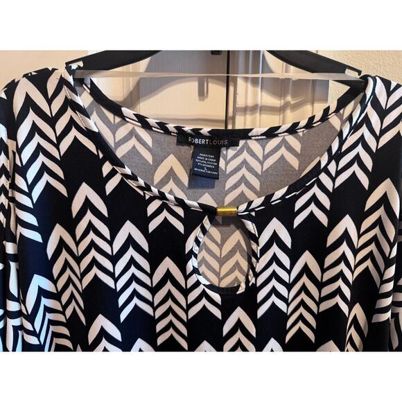 Robert Louis Black White Geometric Design Cold Shoulder Short Sleeve Shirt Sz L - Picture 3 of 10